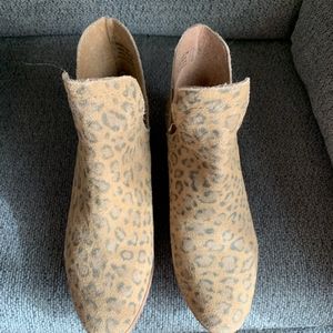 Buckle cheetah print bootie